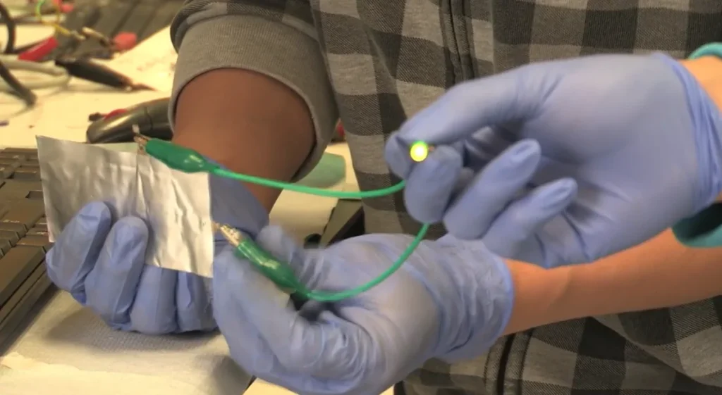 Stanford researchers built an aluminium battery that could charge a phone in 60 seconds, but a key limitation stopped it from replacing lithium-ion batteries