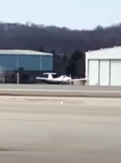Student pilot lands plane without landing gear