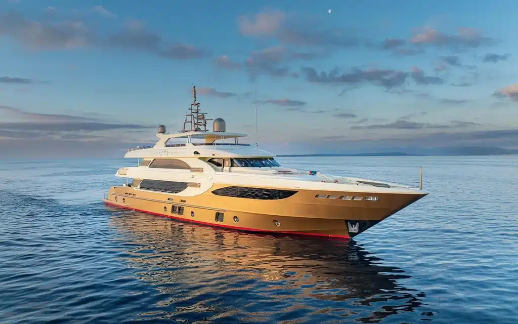 Lady Tahiti Superyacht