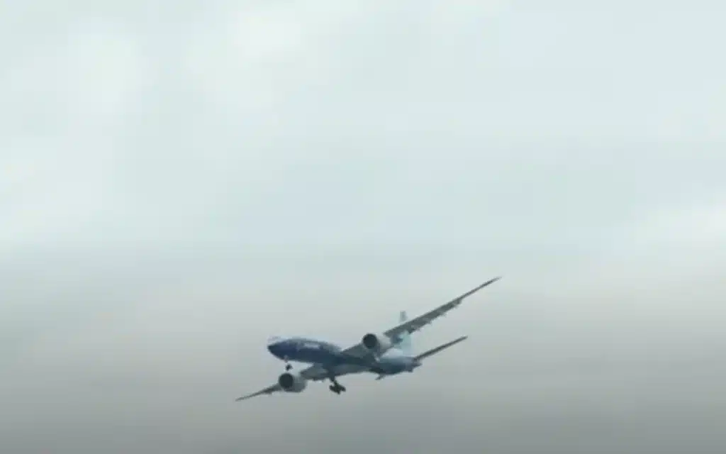 From Concorde’s first flight to the Boeing 777X’s jaw-dropping vertical climbs, here are 15 plane take offs so incredible they’ll take your breath away