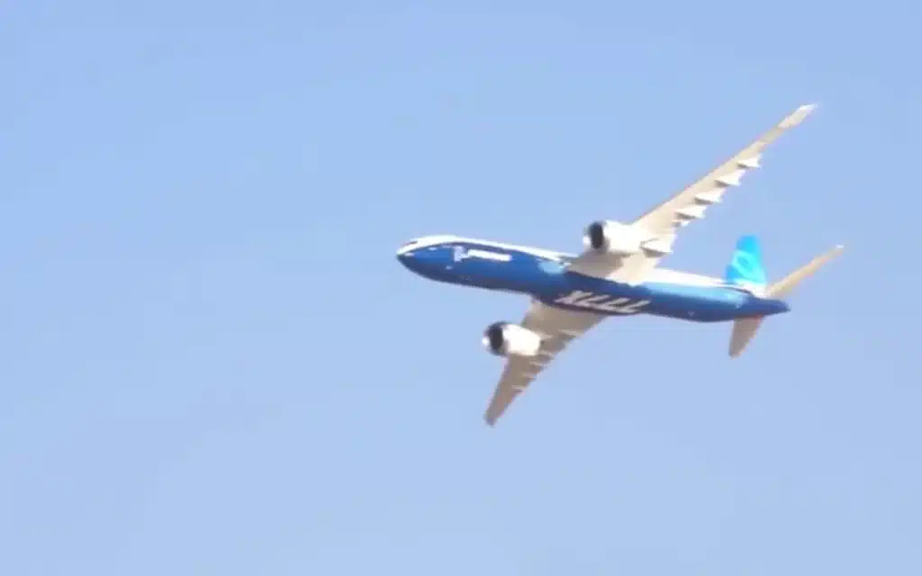 From Concorde’s first flight to the Boeing 777X’s jaw-dropping vertical climbs, here are 15 plane take offs so incredible they’ll take your breath away