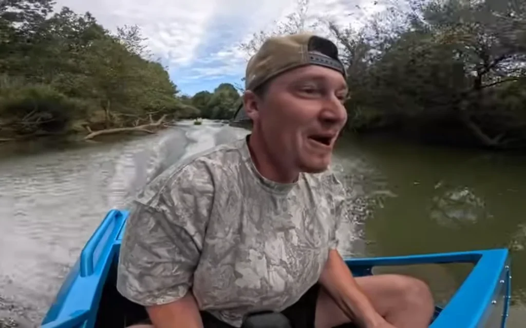 Two brothers from Tennessee bought electric jet boats off Temu and had an absolute blast trying them out on the water