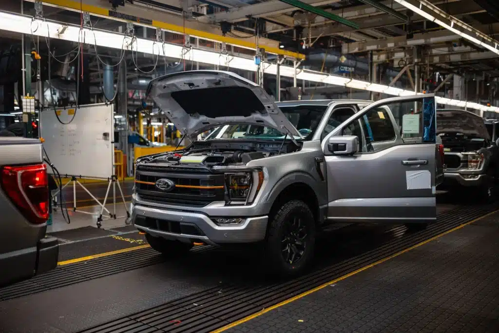 Thieves steal $1m worth of Ford Raptors from US factory