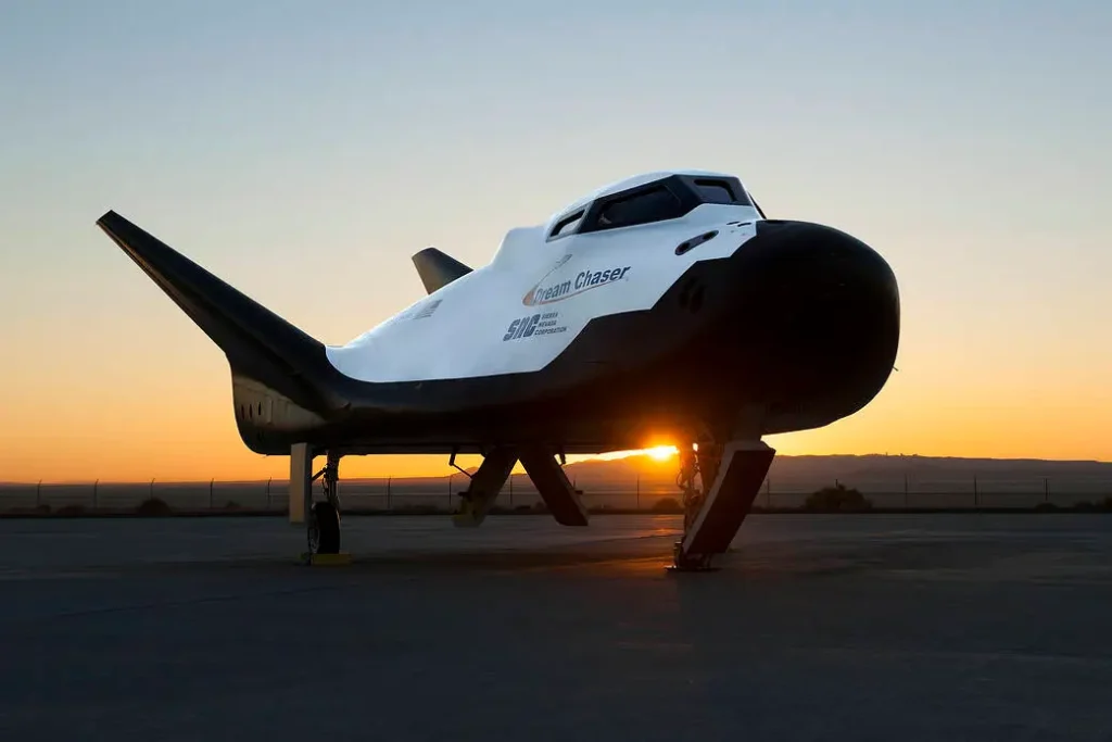 commercial space plane dream chaser NASA sierra space