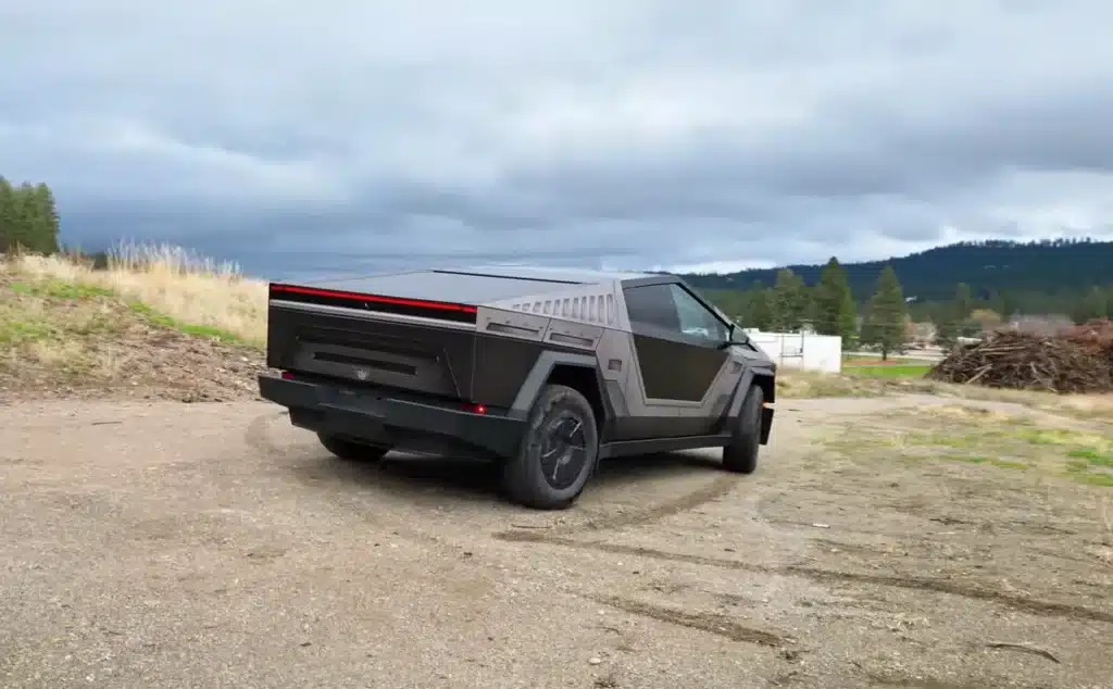 Tesla Cybertruck Halo Warthog wrap