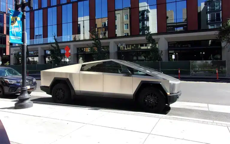 Tesla Cybertruck driver doing DoorDash deliveries