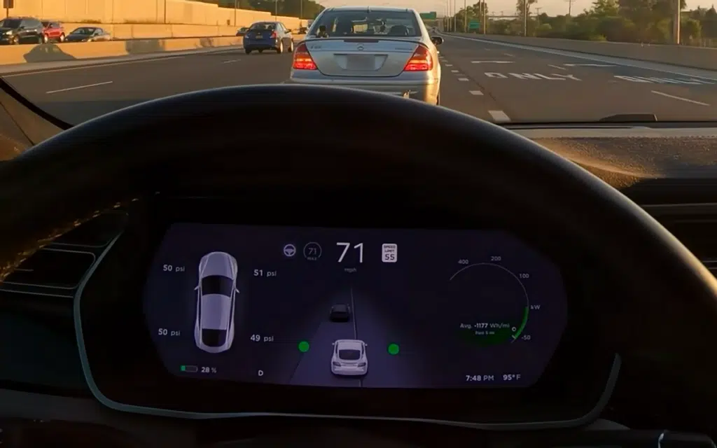 A Tesla owner who ended up with zero battery while out and about came up with an excellent plan to give his car a boost without using a public charger.