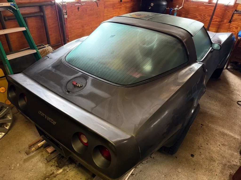 A 1982 Corvette sat unused for decades after being parked in the late ’80s, and the unexpected reason behind it is now coming to light