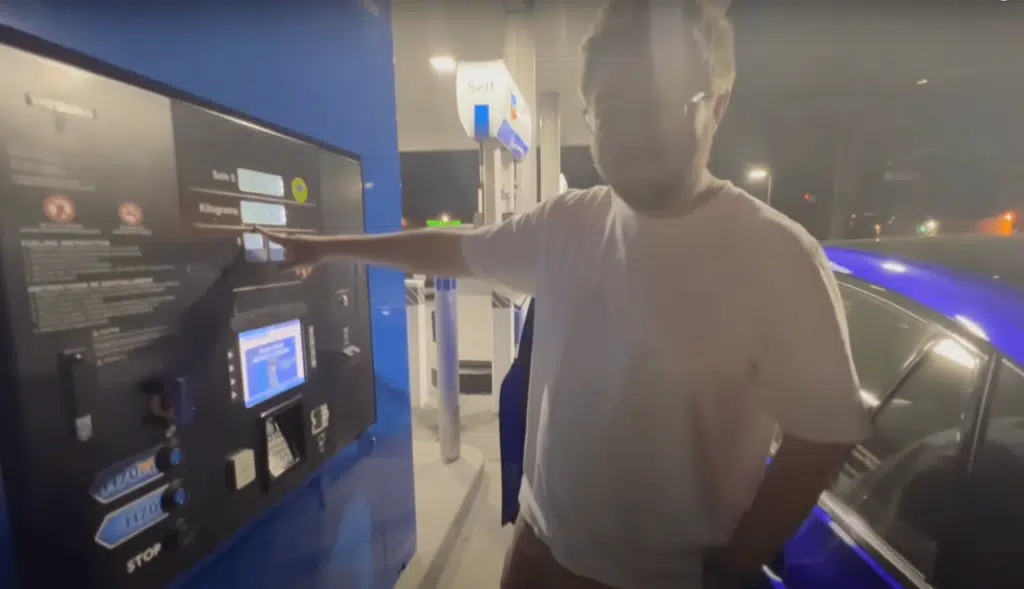 YouTuber takes his empty Toyota Mirai to a hydrogen station in California to show the real time for a full refuel