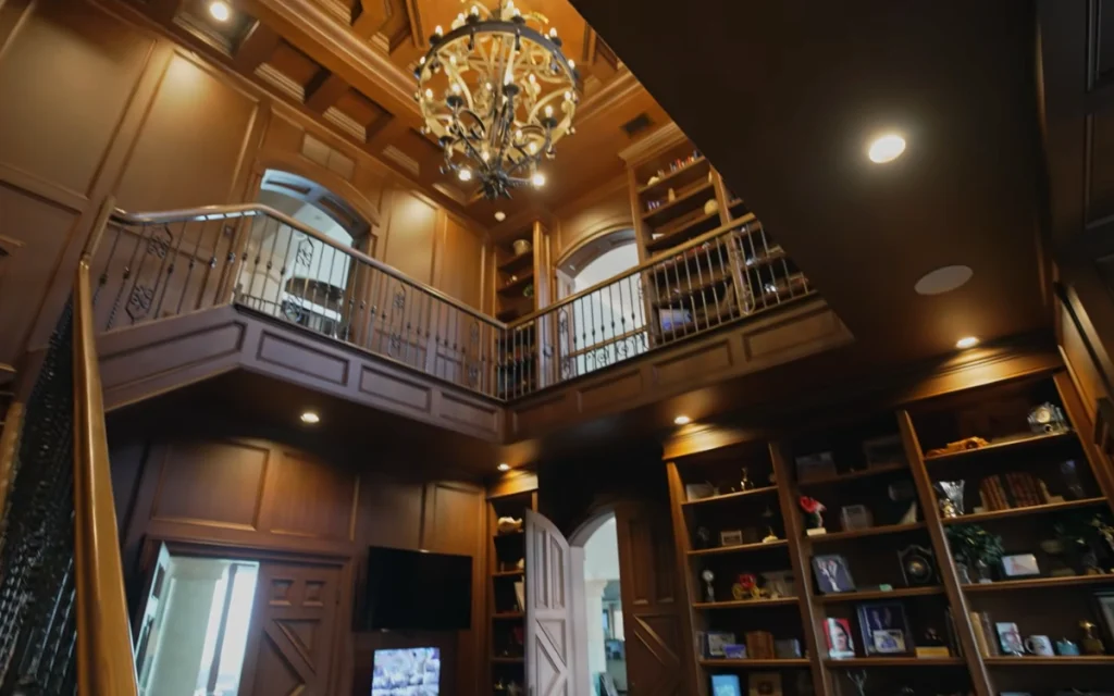 A $30M Florida mansion is making waves after real estate content creator Ben Mallah gave viewers a look inside one of the most over-the-top beachfront homes imaginable.