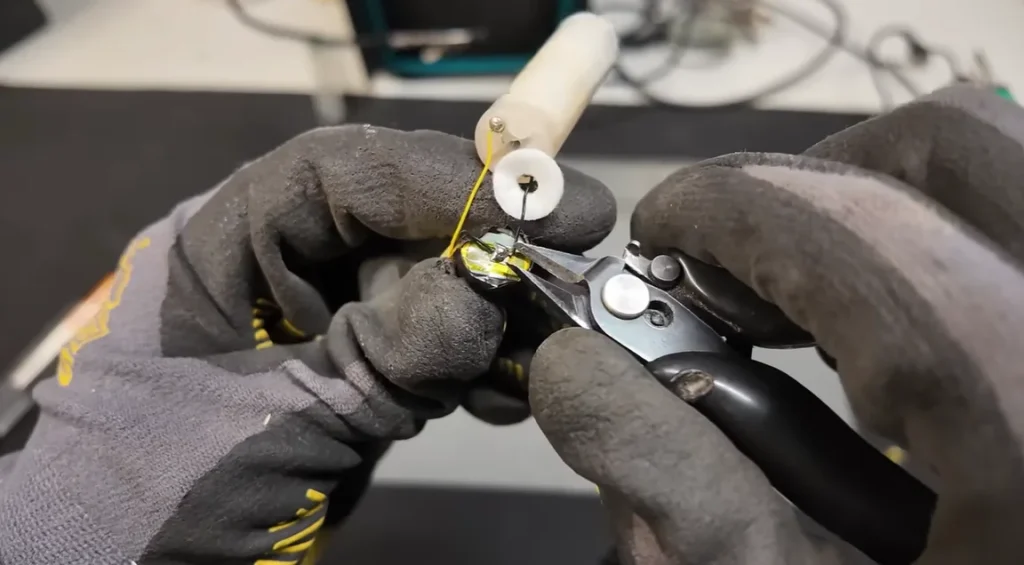 A YouTuber proves 500 discarded vapes batteries can power an entire house, revealing how much real energy we throw away in disposable devices