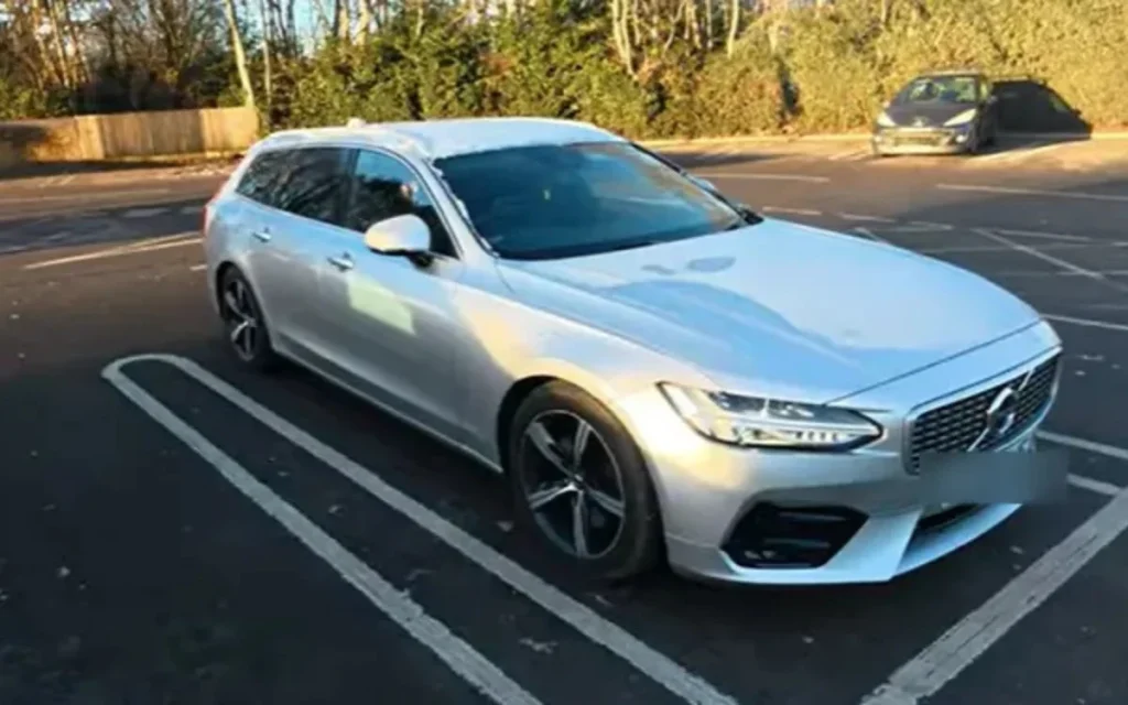 A man who bought a 2008 Ford Mondeo for just $270 decided to see how it performed against the $23,000 Volvo V90 that replaced it