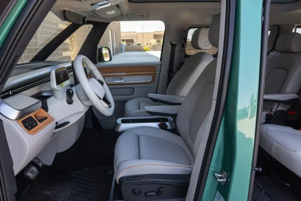 The owner of this Volkswagen electric van - known as the Volkswagen ID. Buzz - drove it just shy of 400 miles before selling it for much less than he paid.