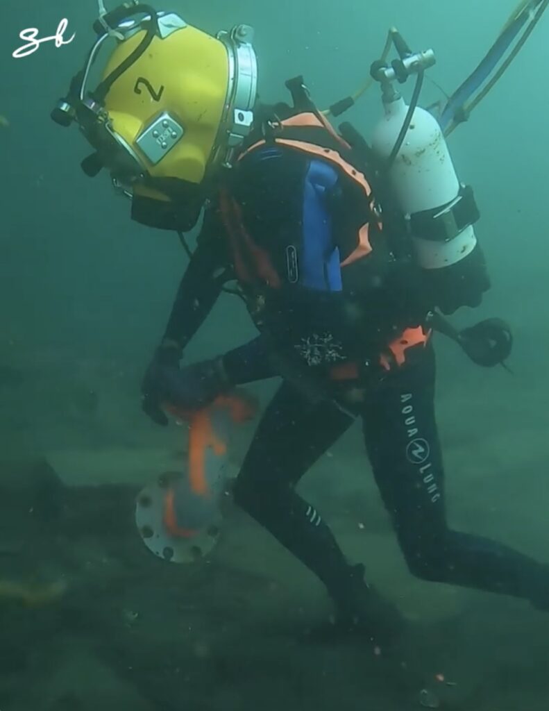 Dangerous jobs - underwater welding