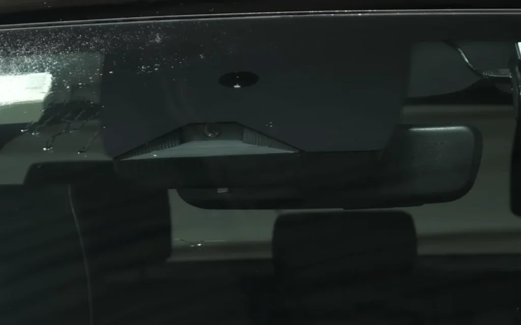 This simple sensor is how automatic windscreen wipers know when it’s raining using light and physics instead of cameras or AI