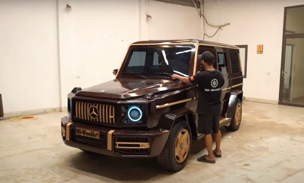 Mercedes G63 made entirely out of wood