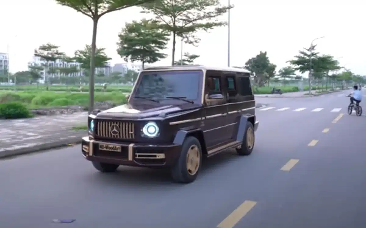 Mercedes G63 replica is actually entirely made of wood and is a Mitsubishi Pajero