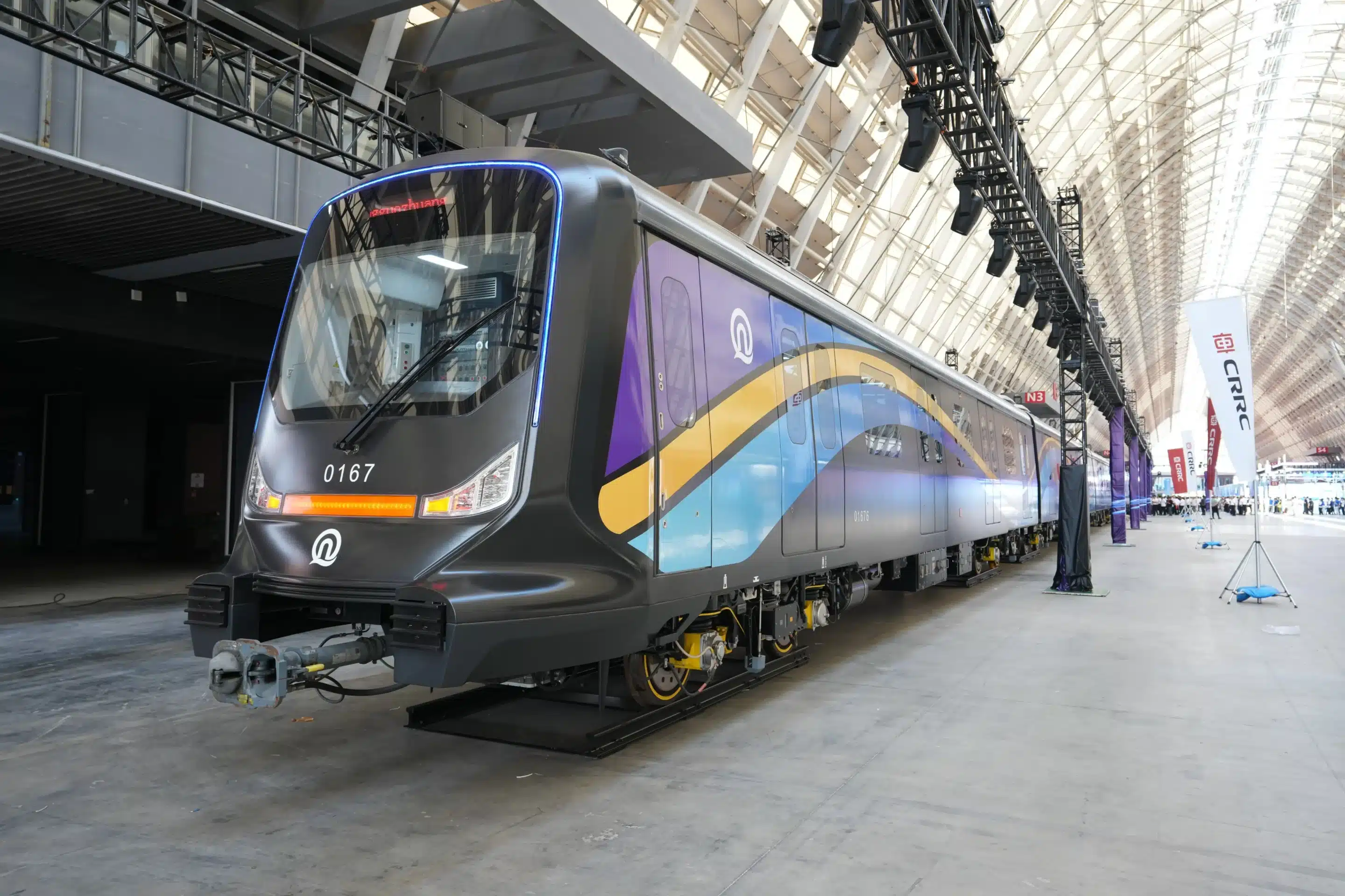 China unveils world’s first carbon fiber commuter train