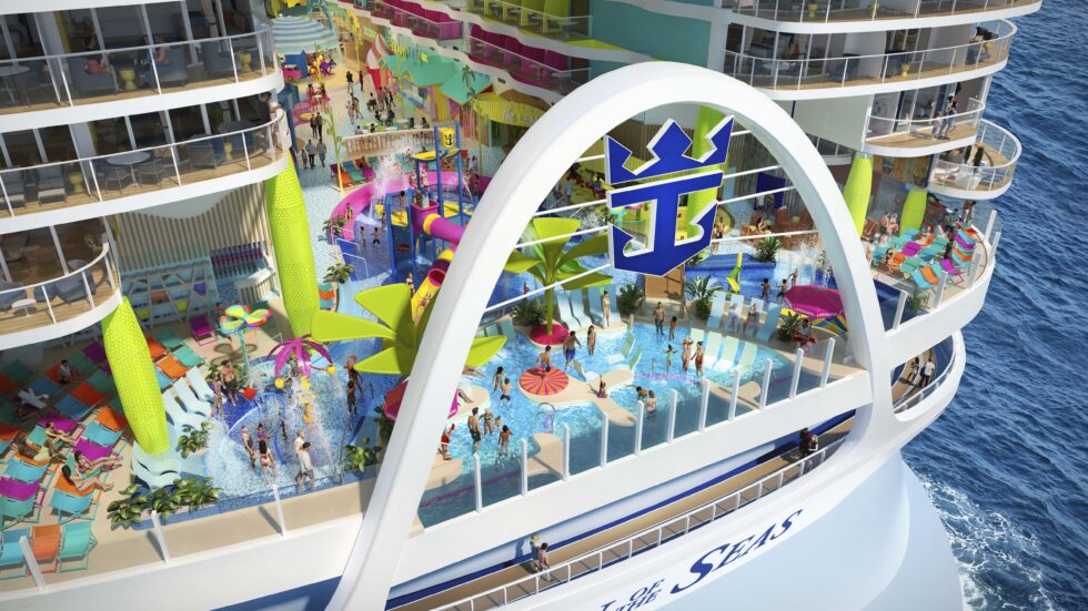 the-world-s-largest-cruise-ship-makes-the-titanic-look-tiny