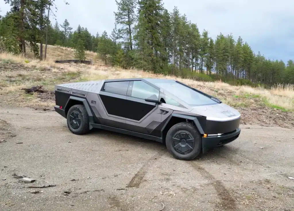 Tesla Cybertruck Halo Warthog wrap