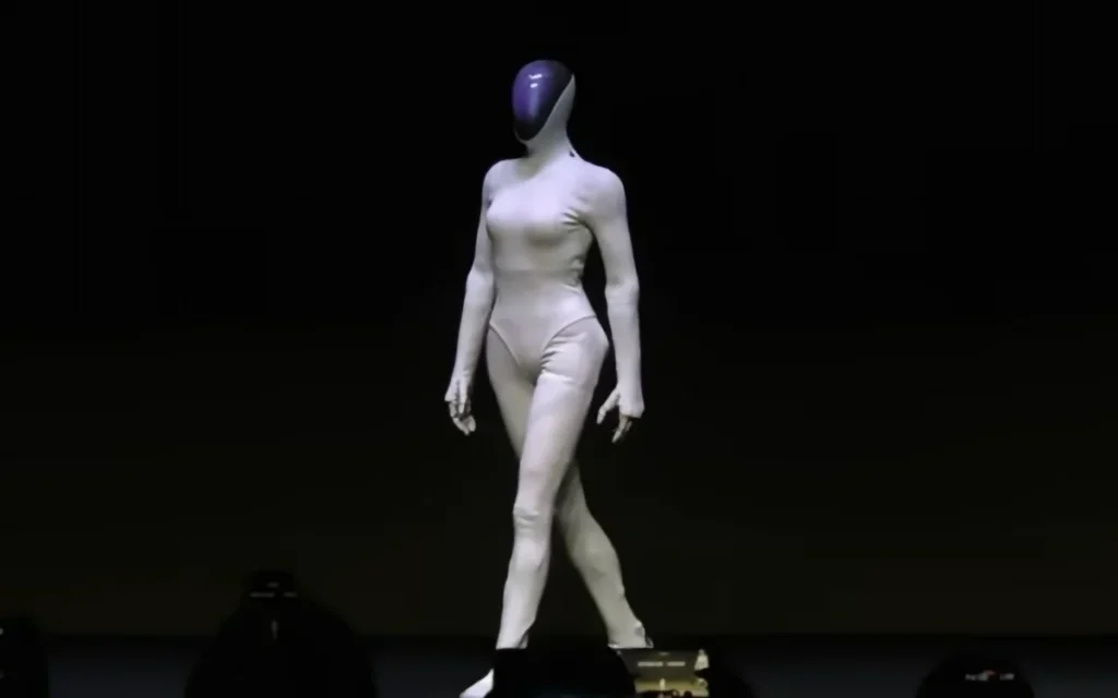 Xpeng IRON robot cut open in front of everyone to prove there's no human inside