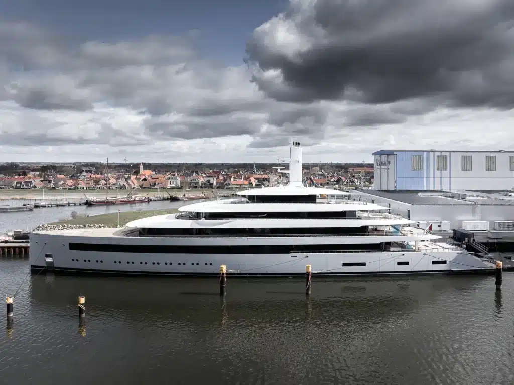 Billionaire WhatsApp founder Jan Koum has taken delivery of his brand-new $330 million Moonrise superyacht that measures a whopping 331 feet