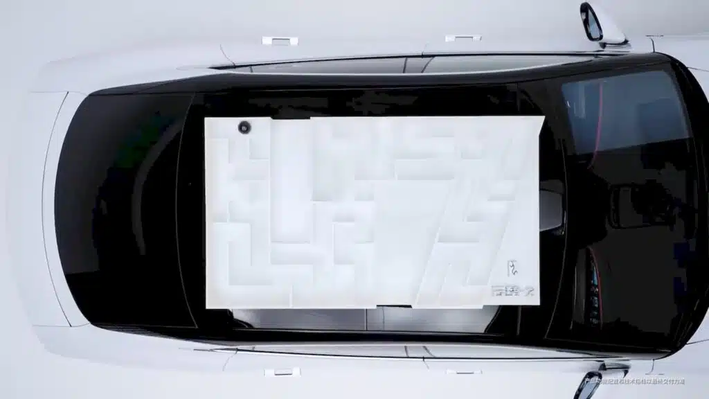 BYD Yangwang U7 managed to guide a ball through a maze on its roof via smartphone control