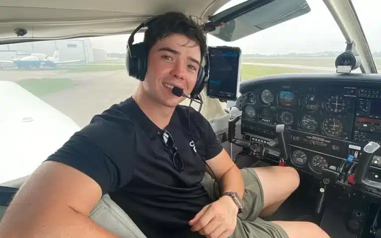 Texas man quits his 6-figure job to become a pilot