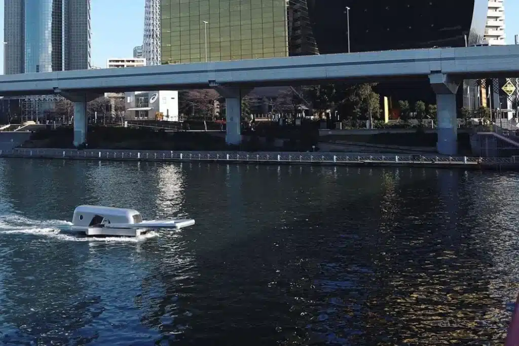 Zipper boat Japan Tokyo